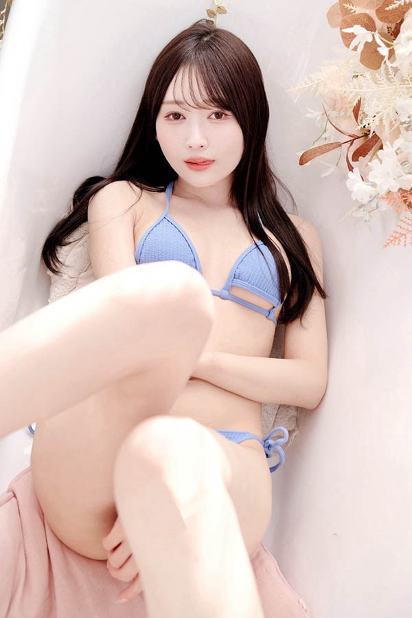 古乃穗乃(PFES-129) 让美乳女前辈「每天用美腿丝袜帮我服务」,「超养眼黑丝视角」有够勾人!