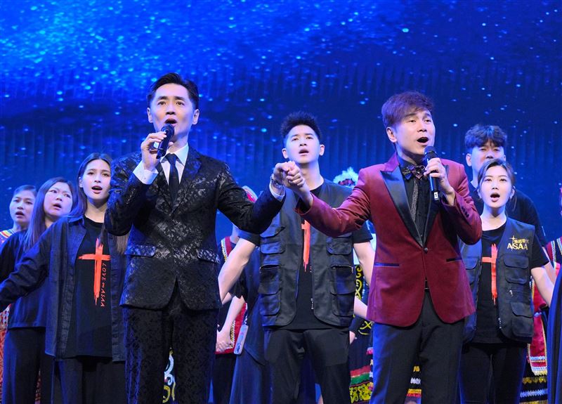 藝起發光馬來西亞佈道音樂會！宋逸民夫婦領眾星生命見證　萬人感動齊聚