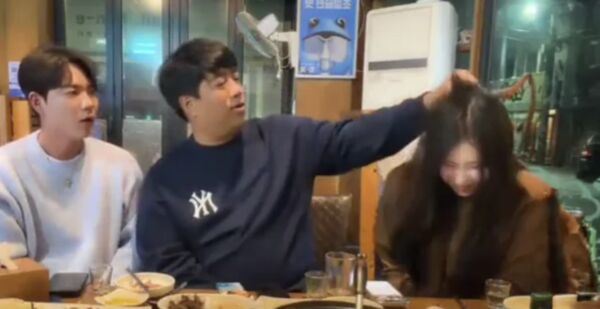 大咖直播主翻車！餐廳脫序「施暴女BJ、室內抽菸」　失控畫面全曝光