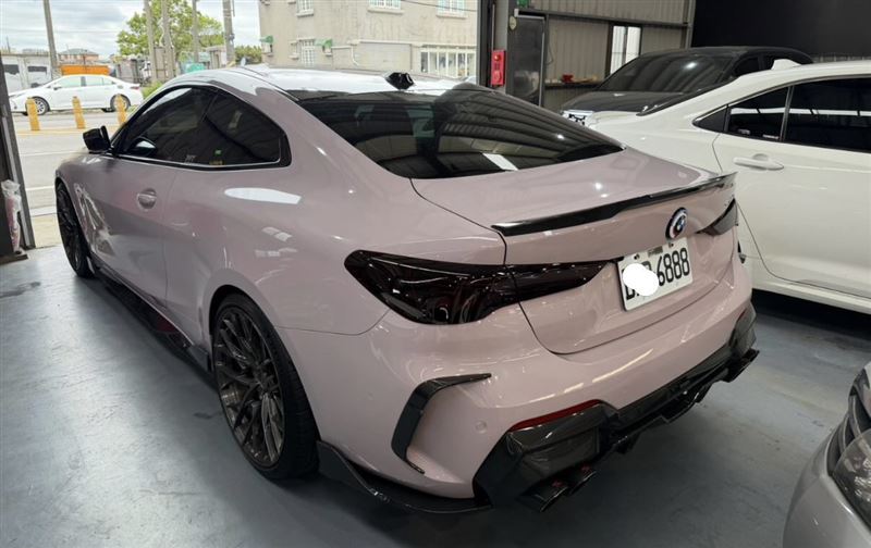 吊車大王千金現身了！開賣「6888 BMW 430i」價碼曝光　網：女婿座駕