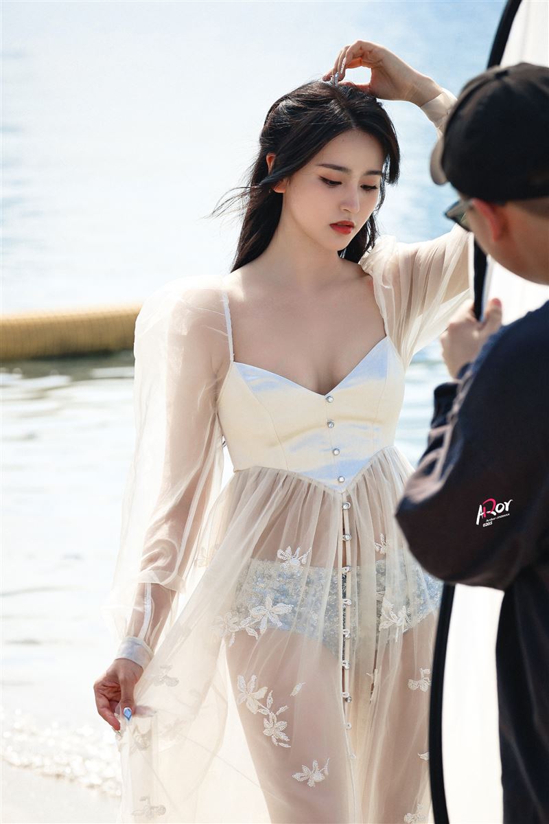 陸女星直播求救!揭被控制內幕「遭狂打50針」 哭喊:只要不聽話就會痛