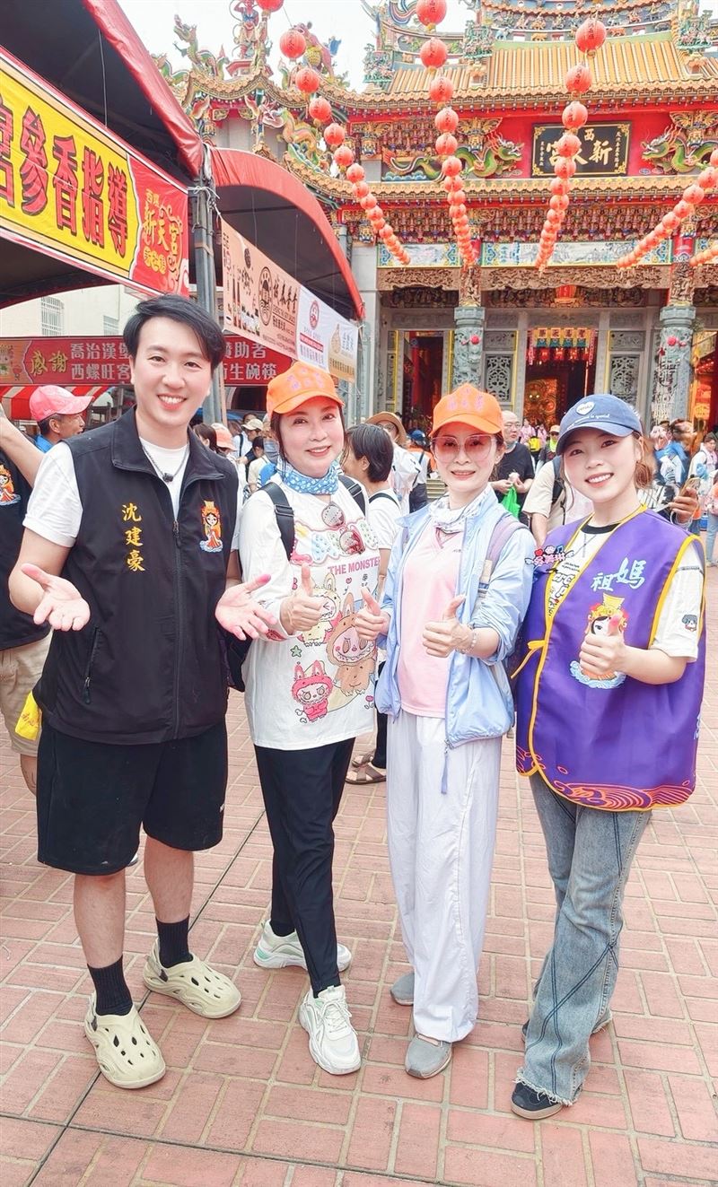 白沙屯媽祖進香「驚見大咖歌手」！隱身隊伍低調發便當　身分被認出