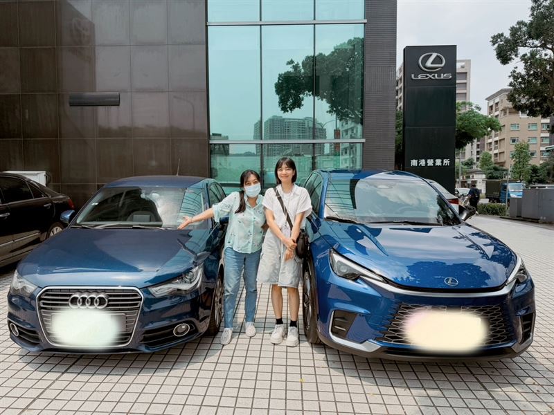 女星PO新車文身旁業務竟是「陣頭」梨子！網嗨喊「對我打」掀回憶殺