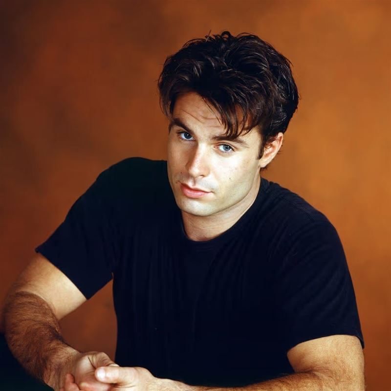 男星突發心臟病猝逝！女友驚見「倒臥浴室地板」　他最後貼文曝光惹鼻酸