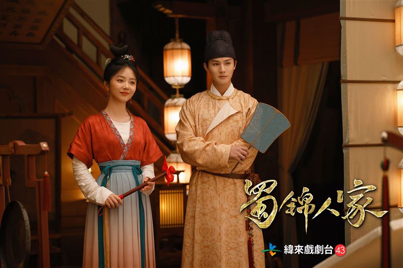 男星為戲拼了！騎馬戲親自上陣驚傳掛彩　徒步「爬40層樓」練體態