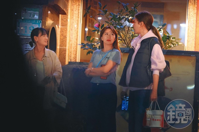 遠距不落單／獨家！夫妻關係忽遠忽近　佩甄揪閨密聚餐老公隱形