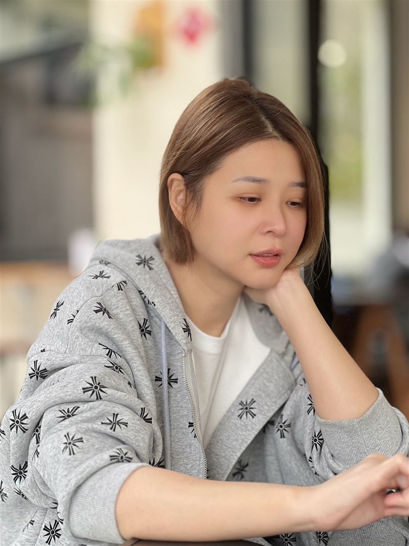 急性肺炎細菌感染！李燕「放棄急救」悲曝爸爸病逝：你不用再硬撐了