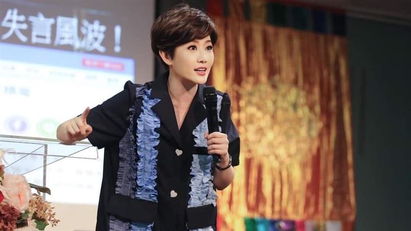 寇乃馨否認垃圾屋「廚房堆滿鞋」行李箱塞滿3房!網看傻:根本囤物癖