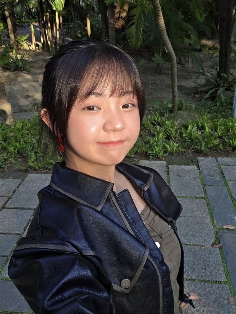 俗女「小嘉玲」轉眼上大學 最新樣貌曝光!親揭真實動向