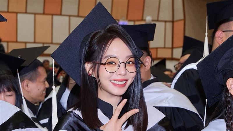 孫淑媚碩士畢業照美翻!「藏10年本名」意外曝光 網驚:像小說女主角