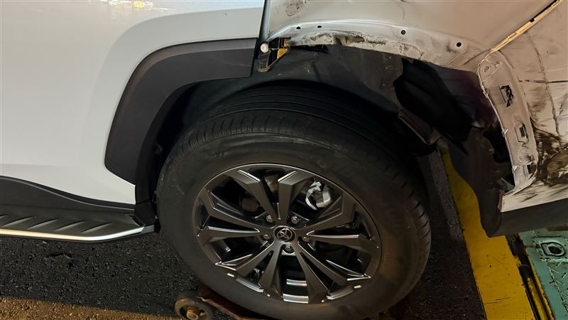 光良、梁靜茹知名MV導演肇事…酒測0.13！苦主新車被撞怒控：他不負責任