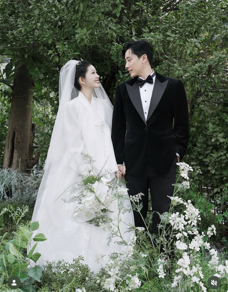 新婚一個月！女星突爆「骨頭壞死」無法走路　急手術搶命病況曝