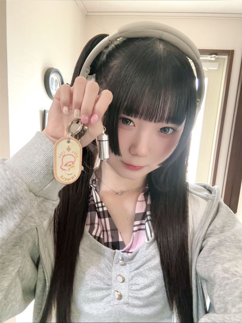 日本女偶像搭車慘遭鹹豬手！大叔狂摸5次大腿　她竟自責：我不該穿短裙