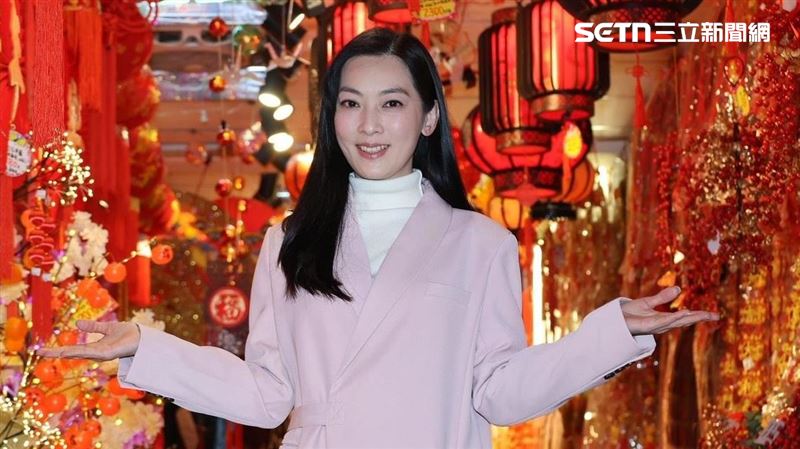 菜市場地攤老闆娘長超正！竟是台語歌手　闖歌壇八年低潮賺不到錢