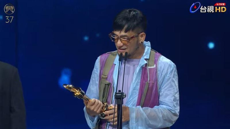 金曲37／張震嶽大爆發！《跟著感覺走》勇奪最佳華語專輯　台上吐真心話