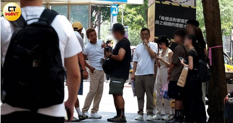 沈玉琳大病初癒現身西門町錄影 禁菸區內3度違法抽加熱菸