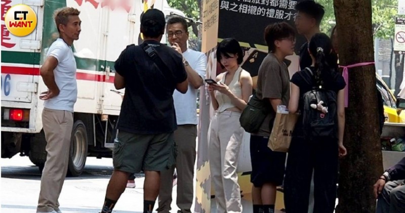 鬼門關前走一遭沈玉琳仍戒不掉菸癮　演藝圈「菸霧風波」一次看