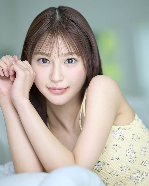 白石奈美（MIDA-683） 「纯情原石美少女」大尺度中出解禁，「被猛烈进进出出」狂呻吟…