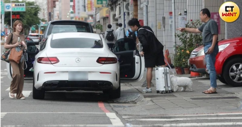 熊霓爆新戀情！高帥男撐傘接送陪回新竹見父母　互動融洽如準女婿