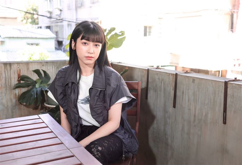 專訪/漂亮的人太多了!《聰明鎮》29歲鄭煒齡爆紅 自認活在自己世界