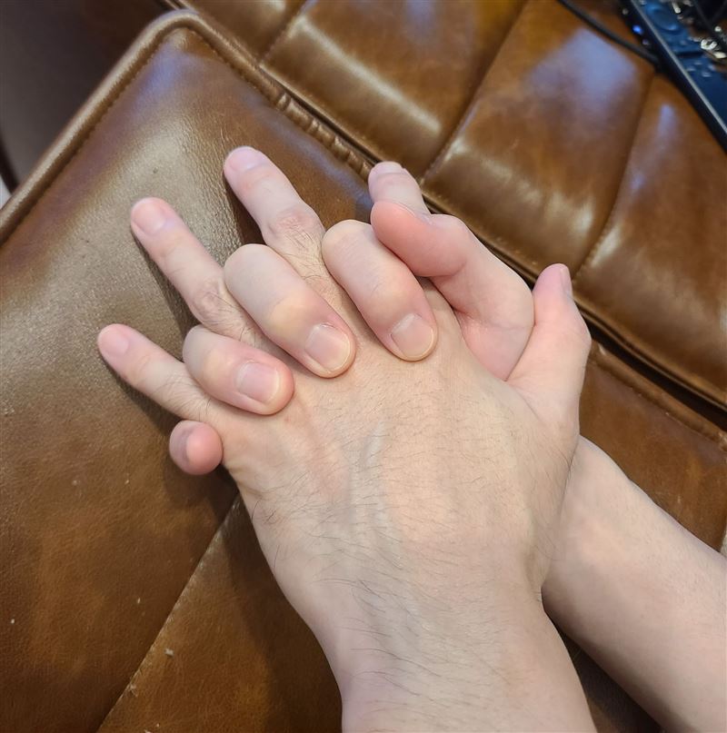 離婚許允樂8個月!張兆志七夕突曬「牽手照」 結局大轉折網全看傻