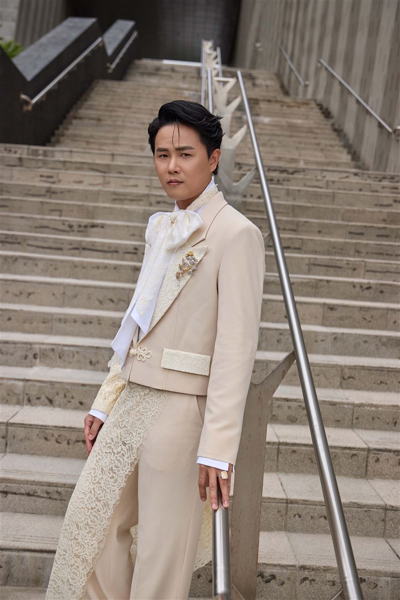 千萬行頭登傳藝金曲紅毯！陳孟賢驚爆和哥哥鬧翻　「衝突內幕」曝光