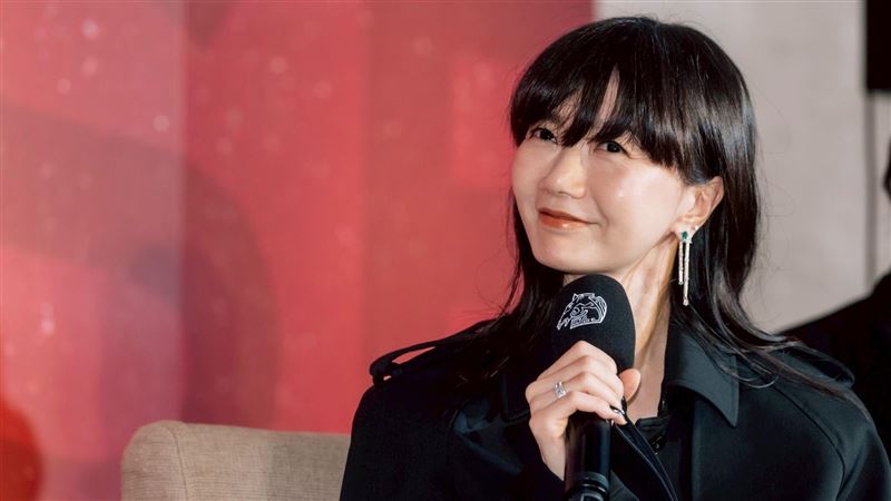 46歲大咖影后「皺紋全現形」遭嫌快速老化 網力挺:人家沒整形