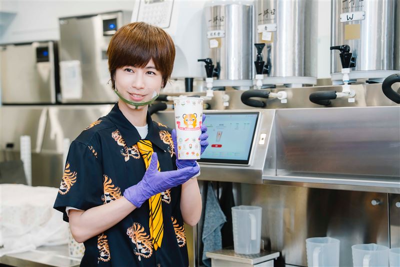 手搖飲店員竟是人氣女星!自爆每天靠它續命 否則「渾身不對勁」