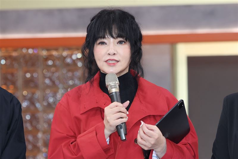 唐綺陽才喊「想被沈伯洋算塔羅」!他突拋1想法 網嗨翻:隔空回應了