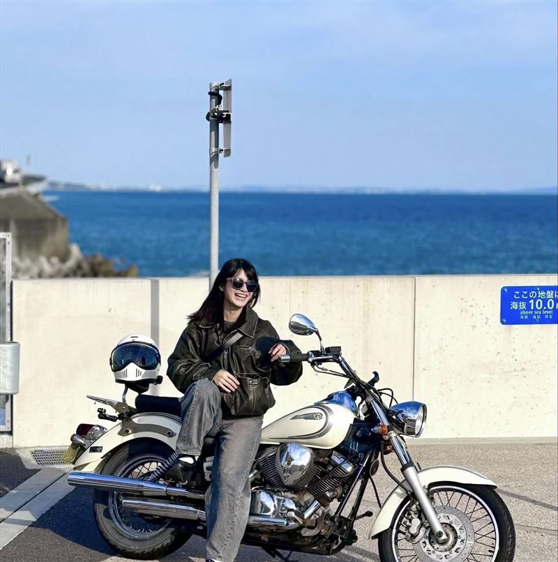 人氣女星騎車載年下男約會...續攤到深夜被目擊　公司回應了